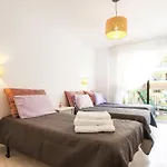 Beachfront - Dona Sofia דירה פואנגירולה