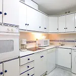 Beachfront - Dona Sofia דירה *
